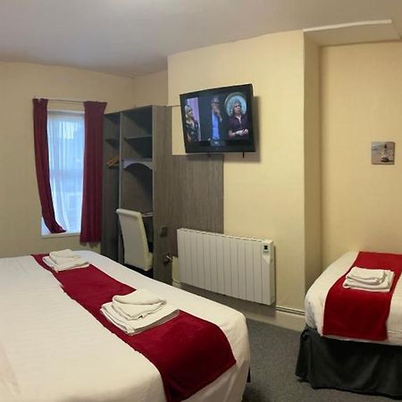 The Port Hotel Portrush Esterno foto