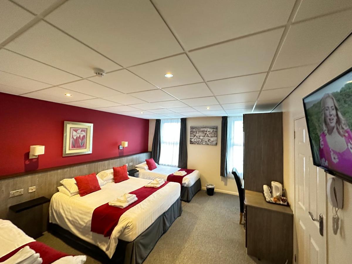 The Port Hotel Portrush Esterno foto