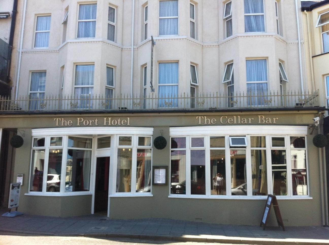 The Port Hotel Portrush Esterno foto
