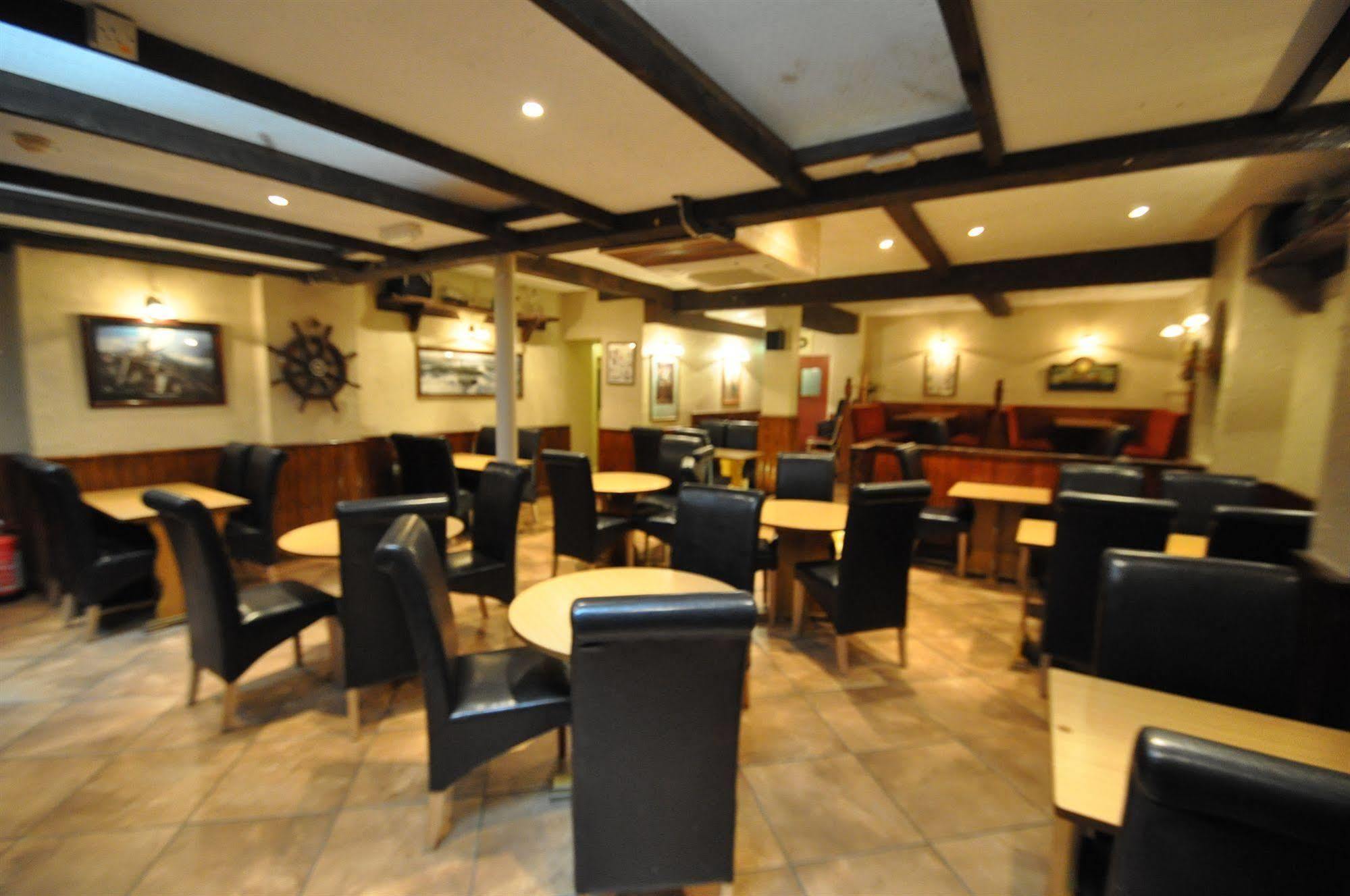 The Port Hotel Portrush Esterno foto